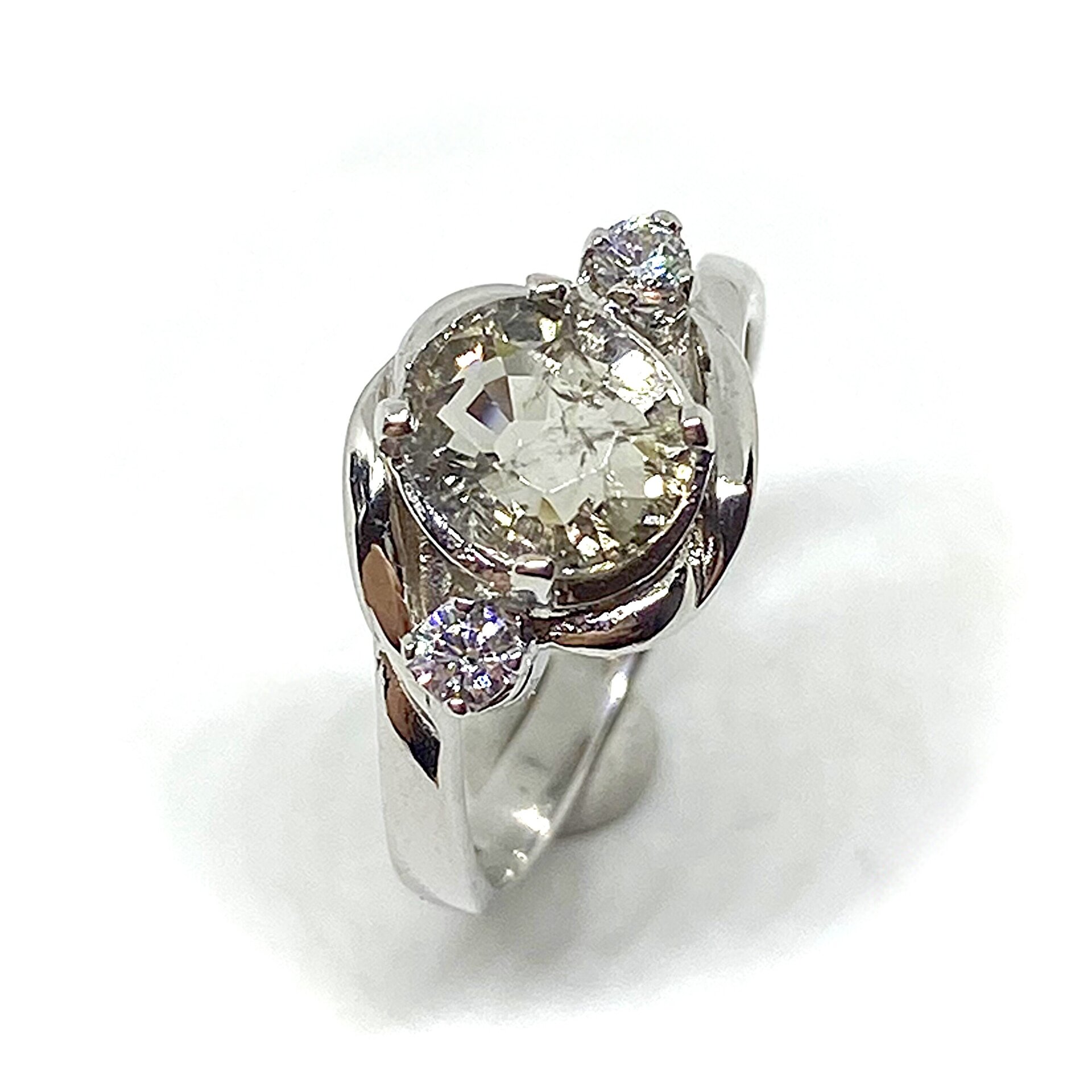 Esplendido anillo solitario en Plata de Ley con 2 zafiros blancos de 2,5 mm y ma - 5