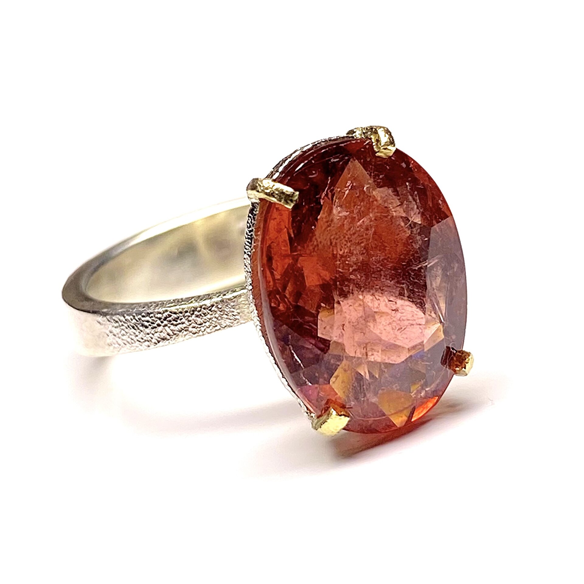 Magnífico anillo solitario con magnífica Turmalina Rubelita Rosa/Roja natural. - 5