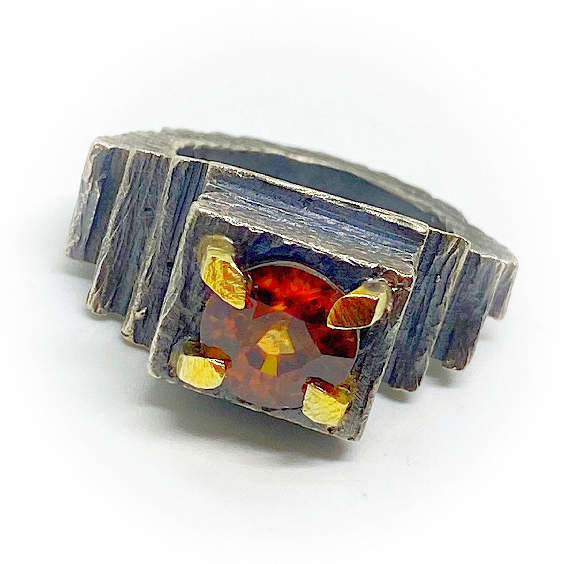 Exclusivo anillo con precioso Zircon redondo - 2
