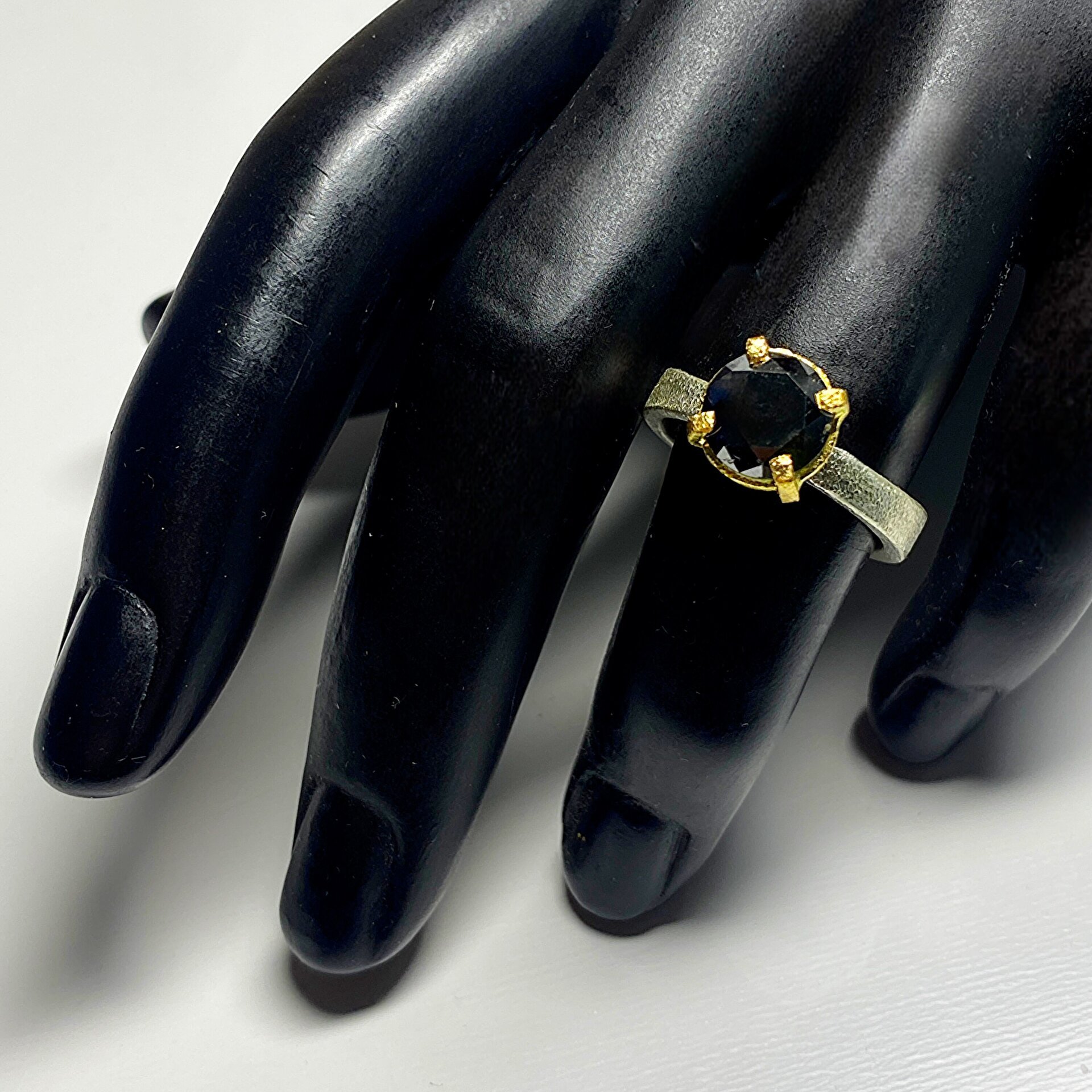 Increíble anillo solitario con precioso y enorme Diamante negro natural - 4