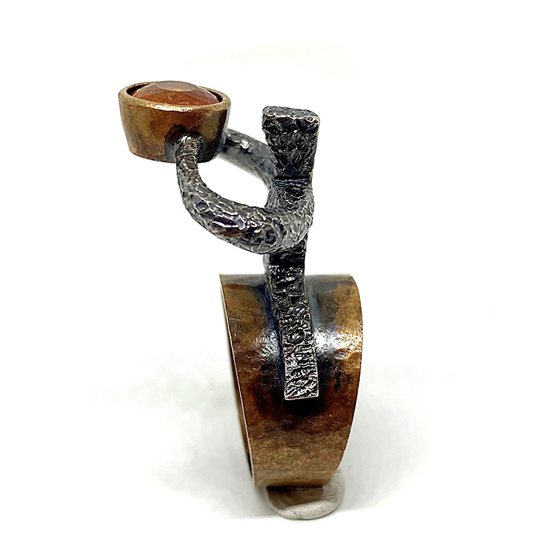 Exclusivo anillo escultòrico realizado en Plata de Ley y Bronce con precioso Gra - 4