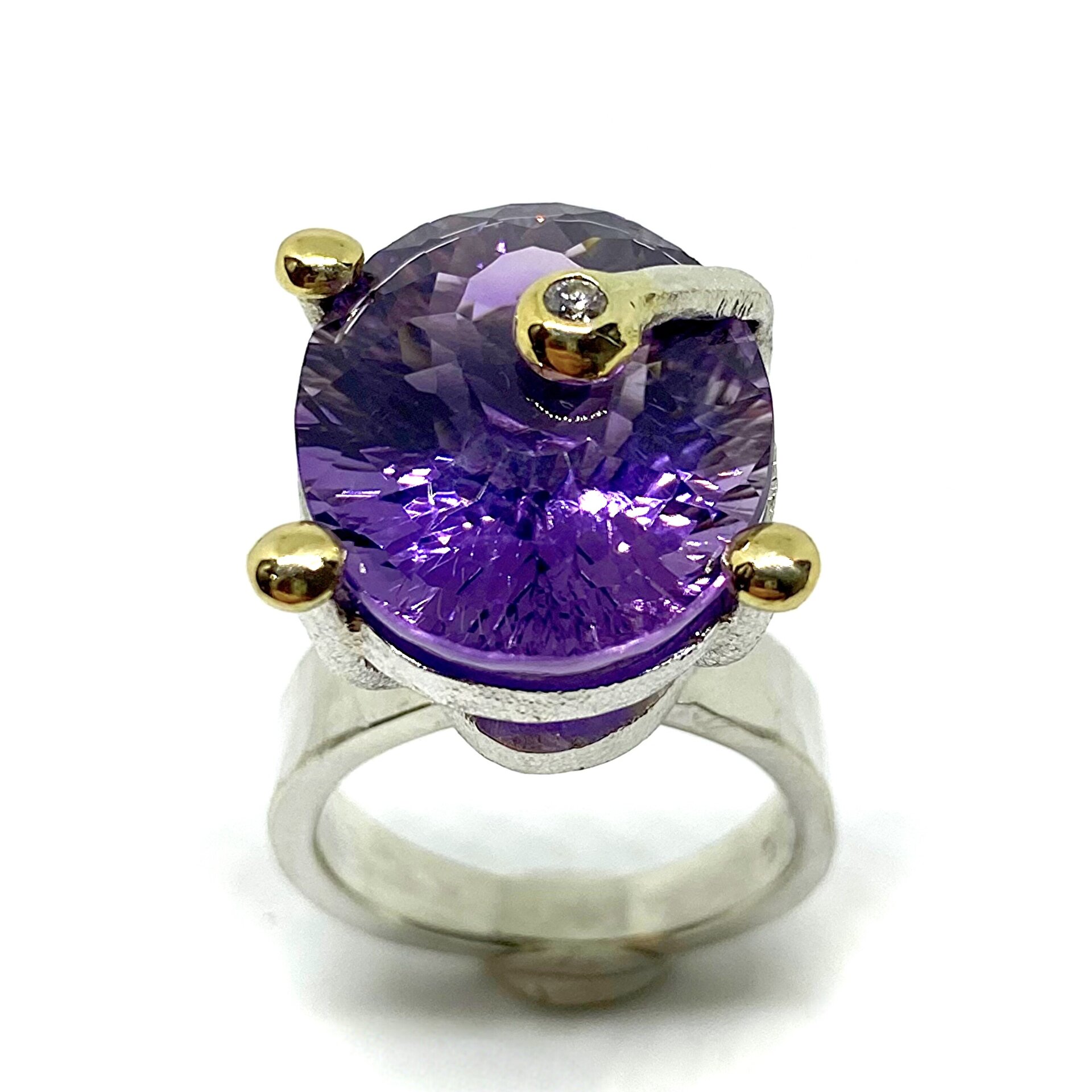 Único y exclusivo anillo con extraordinaria y gran Amatista ovalada natural. - 6