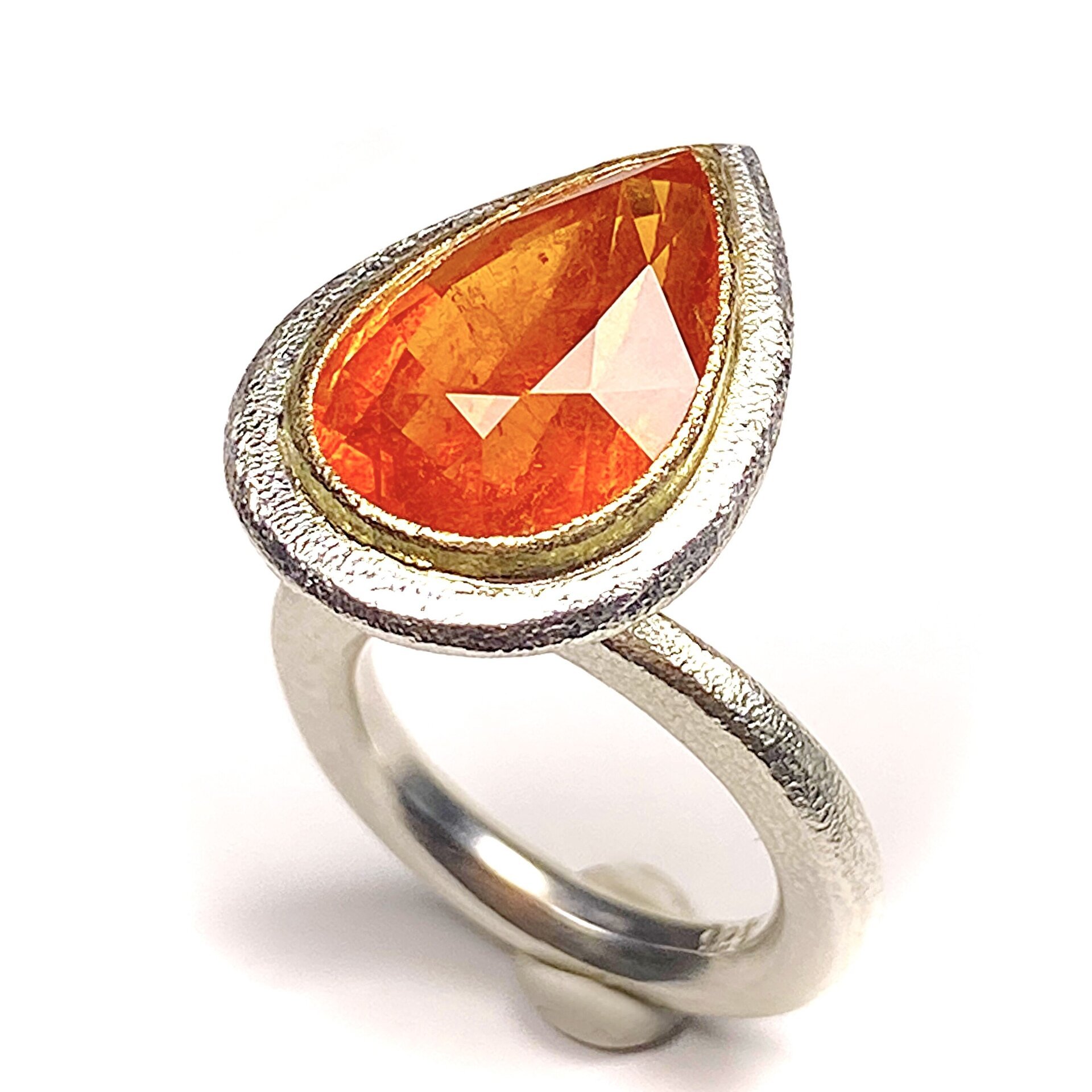 Precioso y gran anillo con precioso y enorme Granate Espesartita natural. Anillo - 7