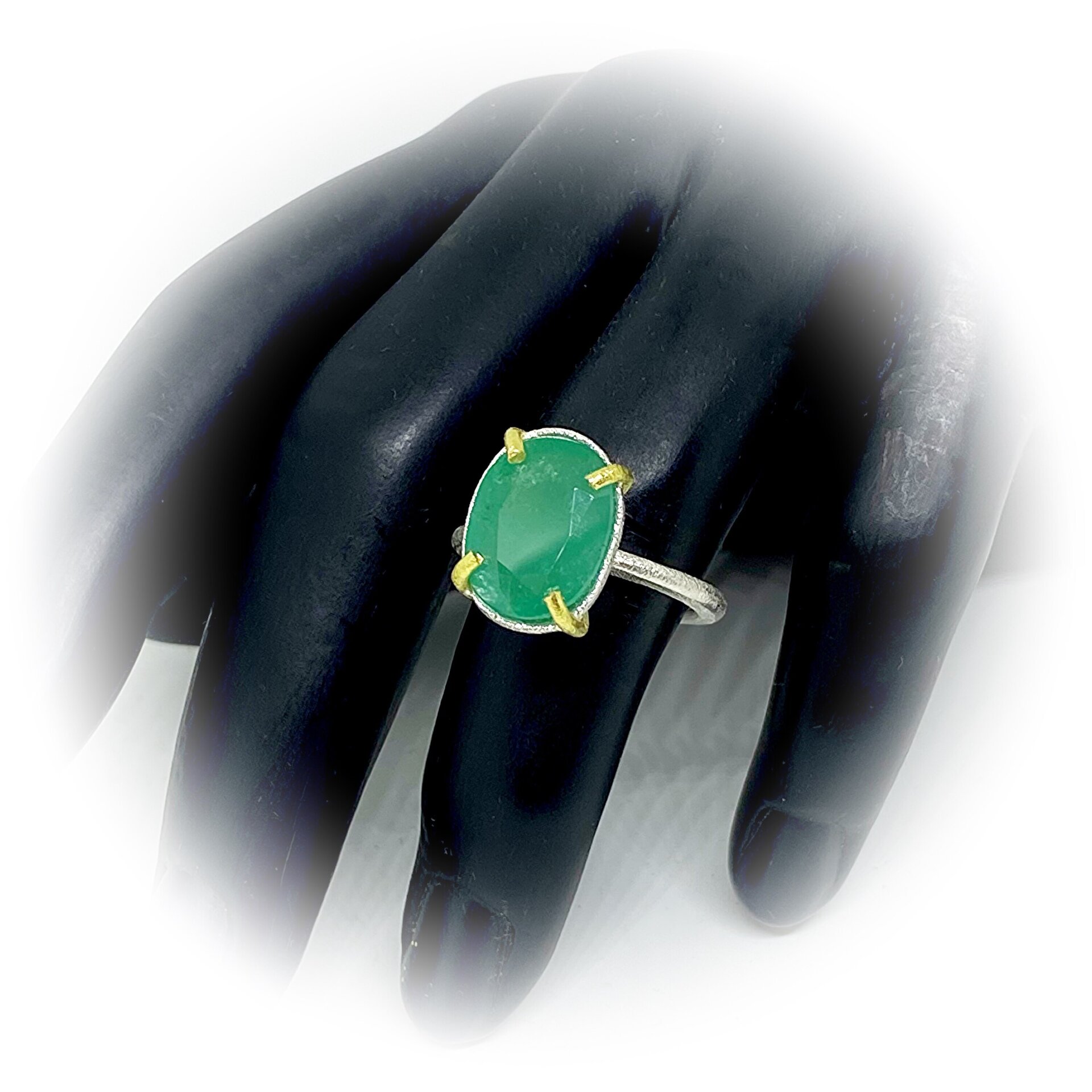Extraordinario anillo con garras en Oro de 18K y Plata de Ley con preciosa - 2