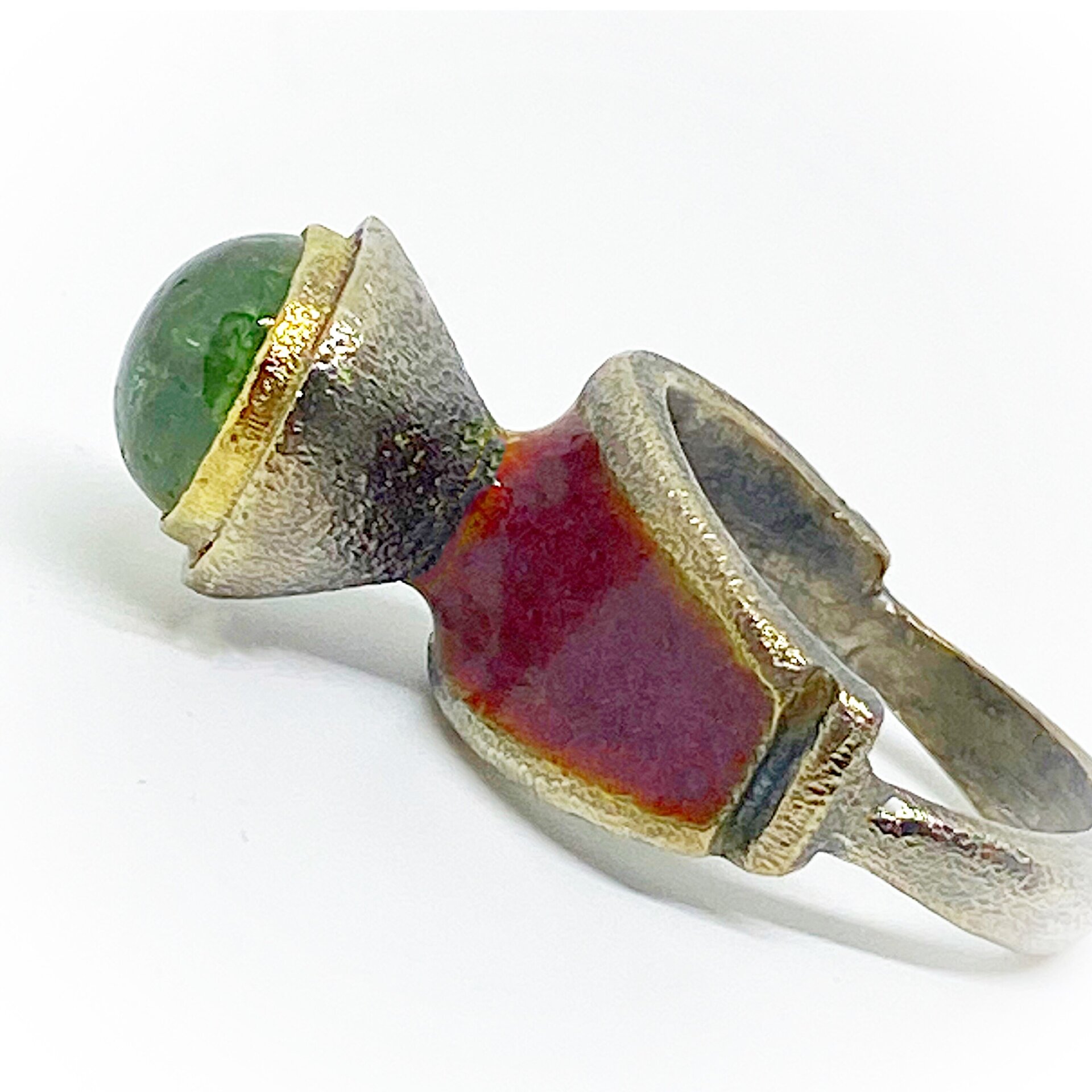 Exclusivo anillo con preciosa Turmalina verde redonda de 10 mm de diámetro. - 2