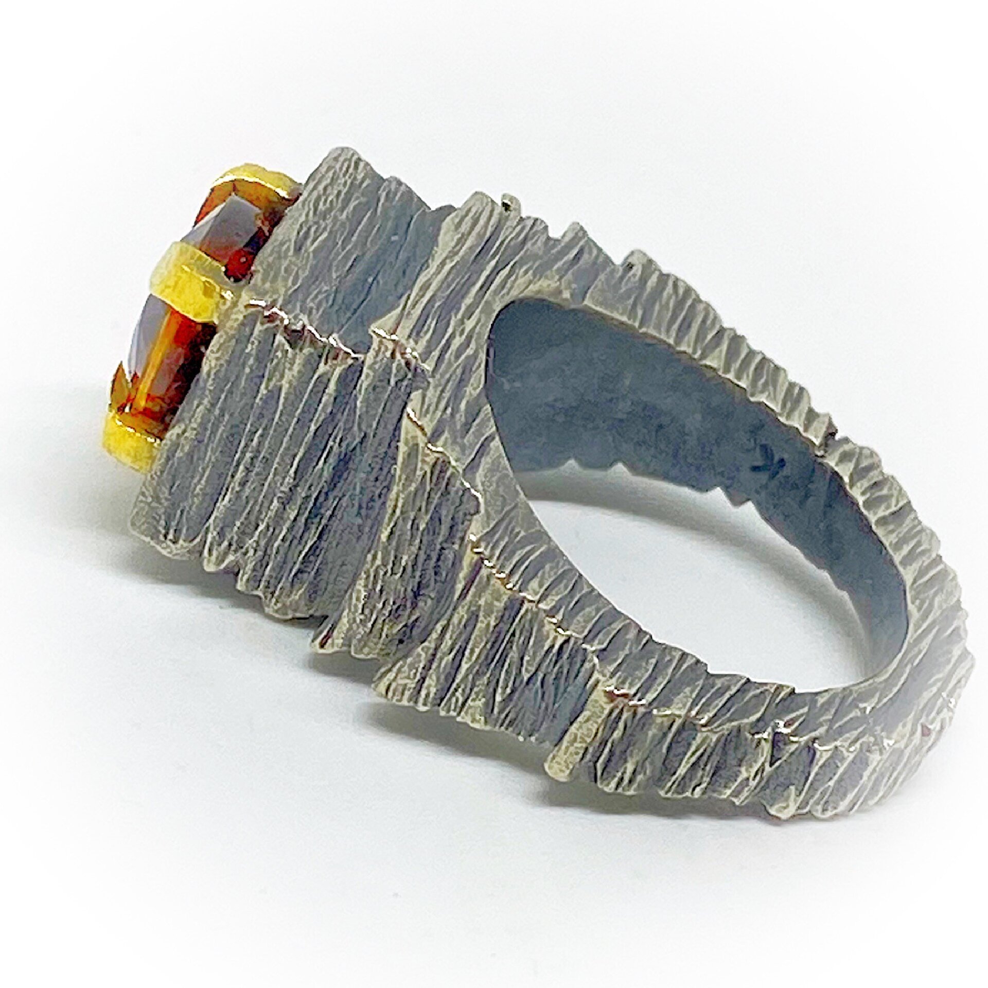 Exclusivo anillo con precioso Zircon redondo - 4