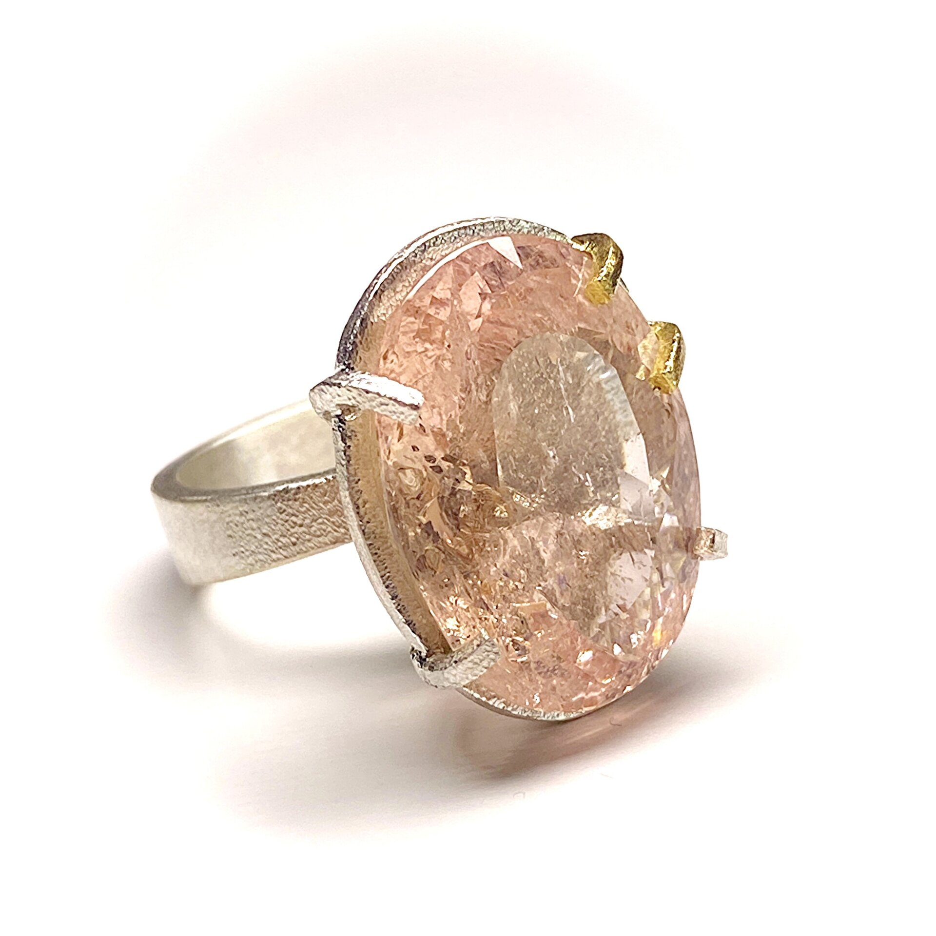 Hermoso y gran anillo con preciosa y enorme Morganita natural del Brasil. Anillo - 6