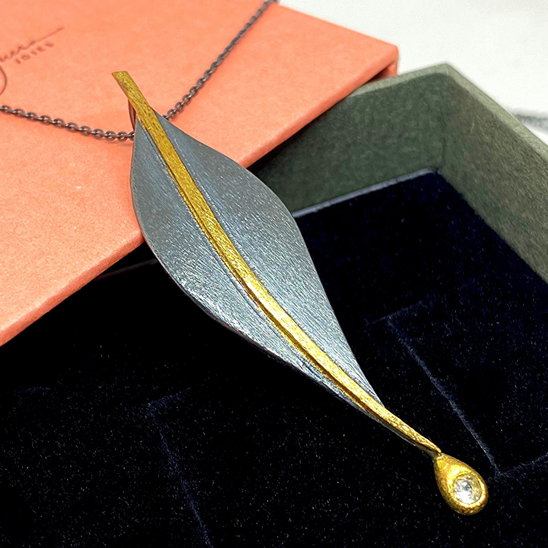 Maravilloso colgante de diseño exclusivo con cadena en Plata de ley. - 4