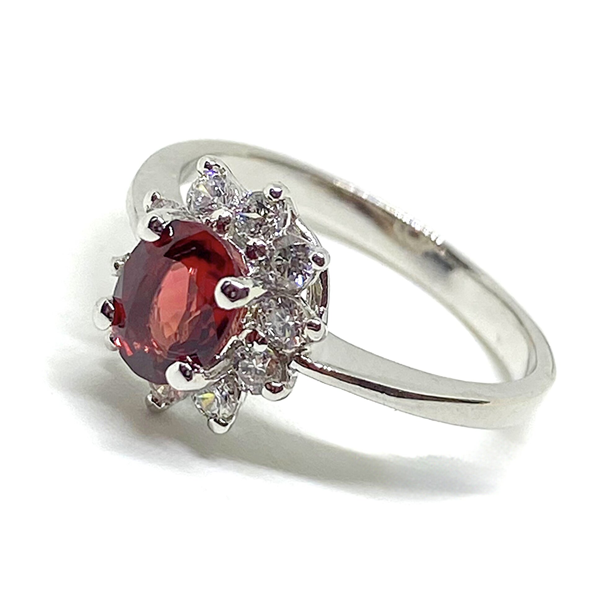 Delicado anillo solitario en Plata de Ley con 10 zafiros blancos de 2 mm - 4