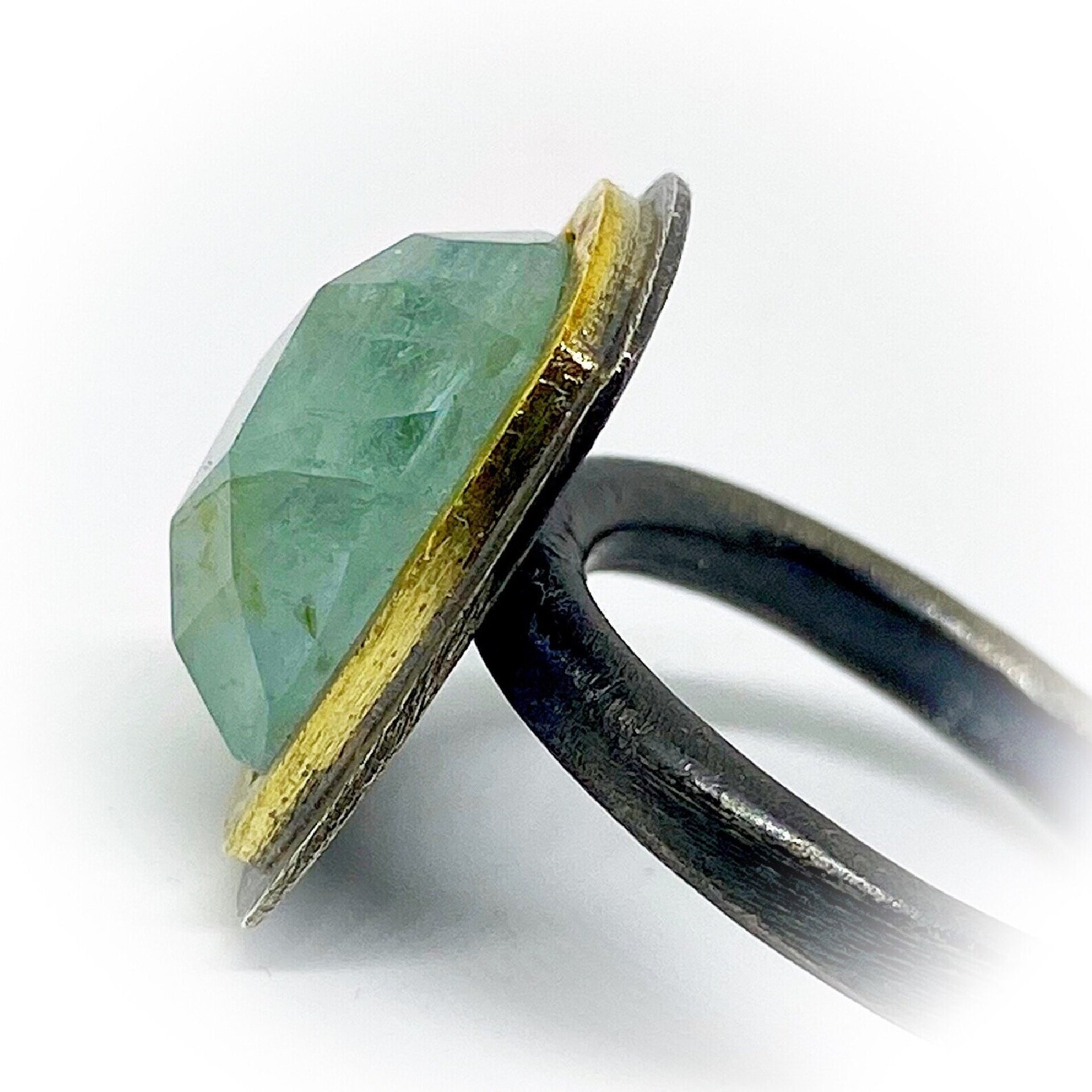 Precioso anillo realizado totalmente a mano en Oro de 14K y Plata de ley oxidada - 5