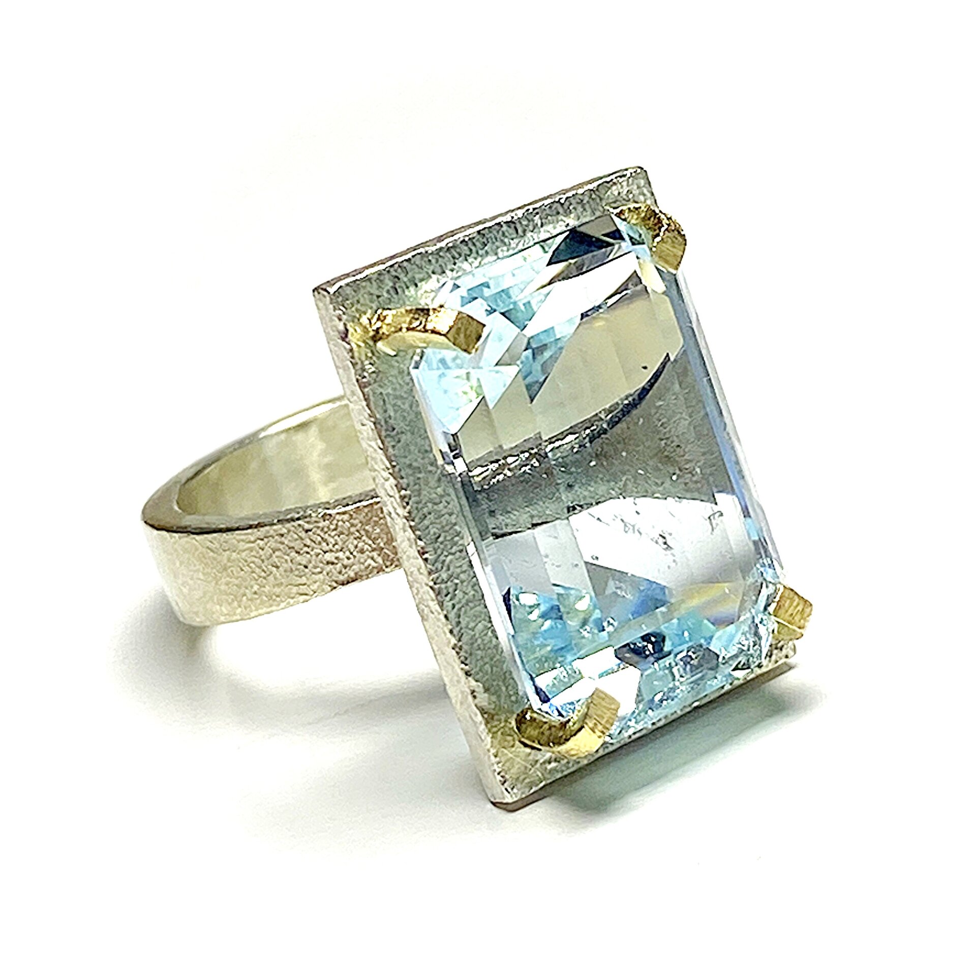 Precioso anillo solitario con preciosa y enorme Aguamarina natural. - 2