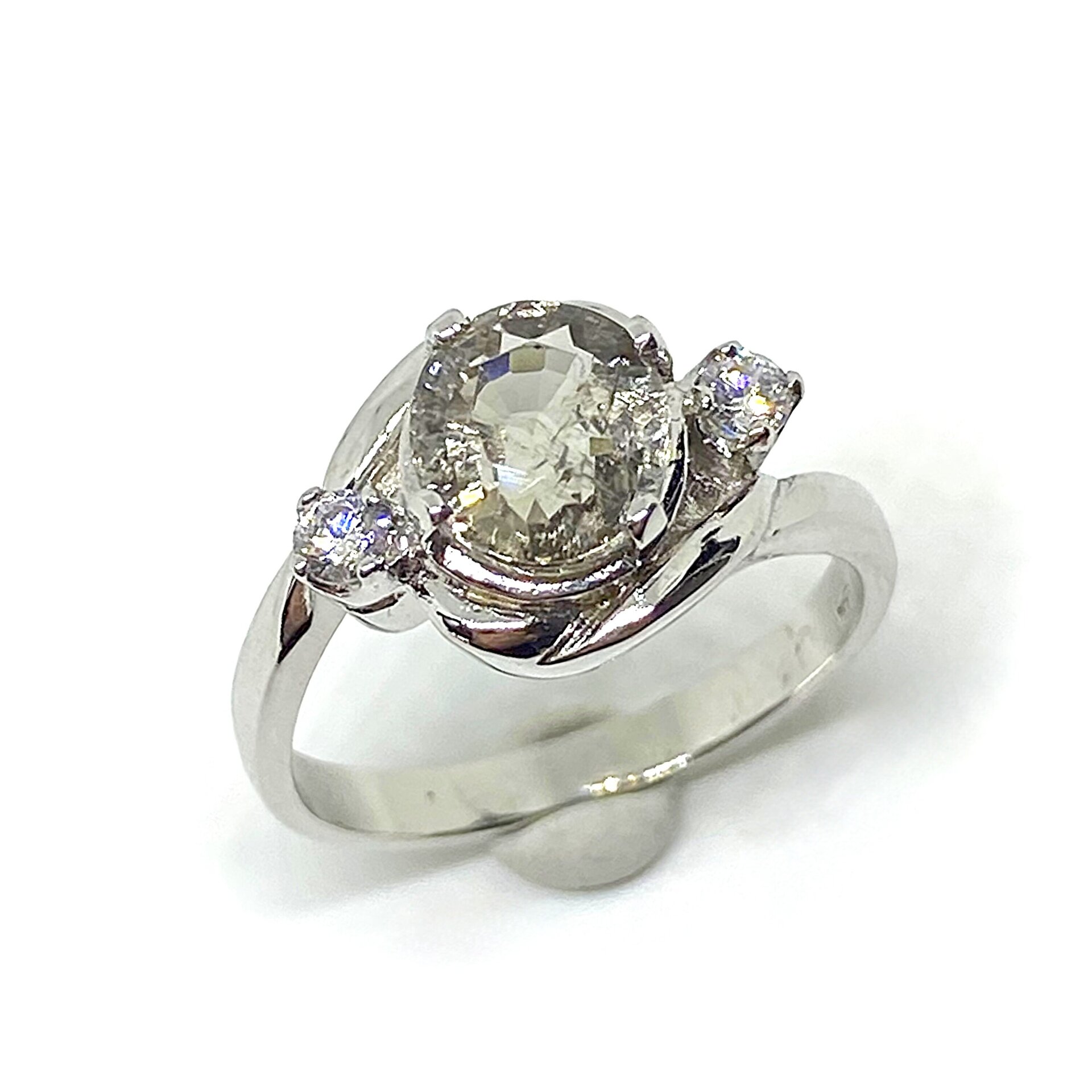 Esplendido anillo solitario en Plata de Ley con 2 zafiros blancos de 2,5 mm y ma - 7