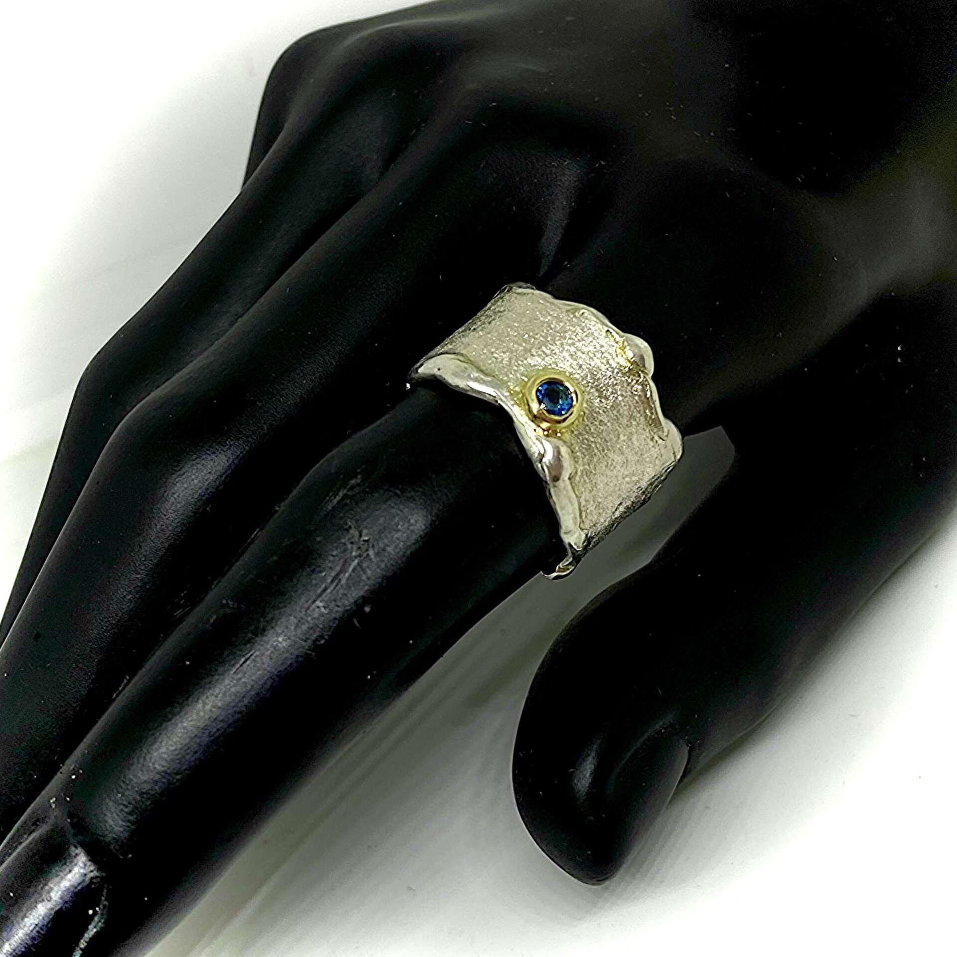 Precioso anillo en banda con brillante Zafiro natural. Anillo. - 6