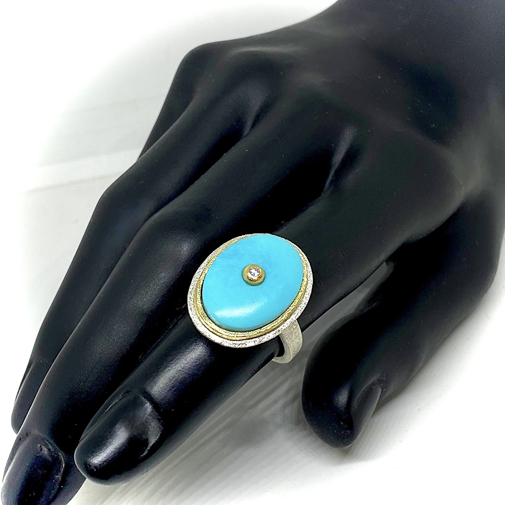 Exclusivo anillo con extraordinaria y gran Turquesa ovalada natural de Arizona. - 6
