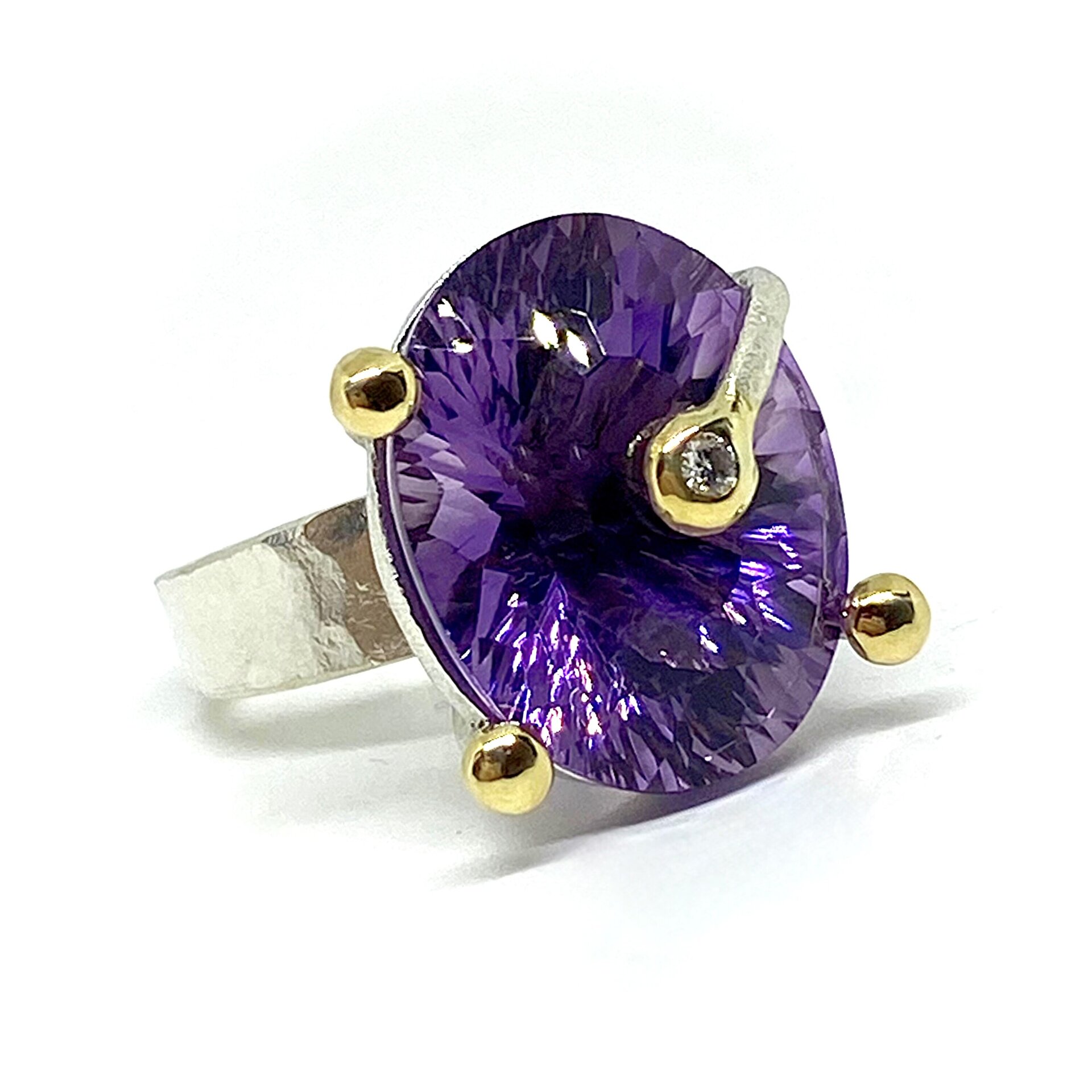 Único y exclusivo anillo con extraordinaria y gran Amatista ovalada natural. - 2